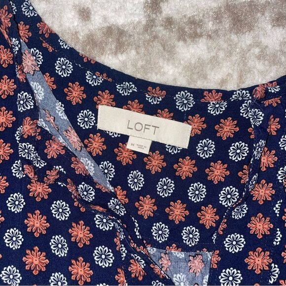 LOFT women's Navy blue geometrical pattern sleeveless lightweight blouse SZ M - Picture 6 of 7